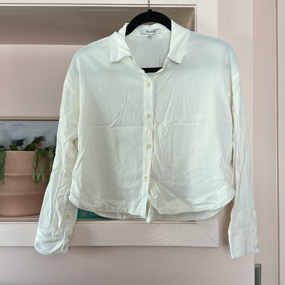 ✨ SOLD✨ Madewell Cream Cropped Button Down